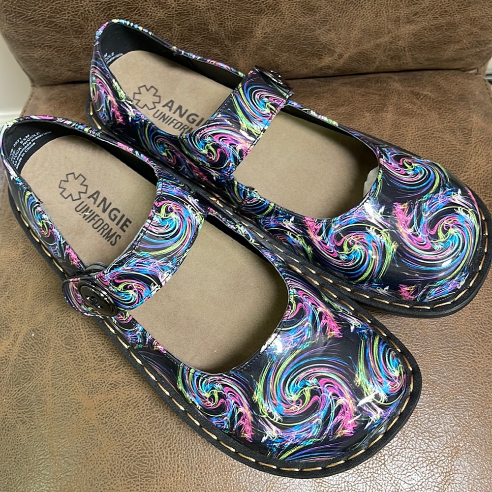 Angie uniforms womens clog 9.5 brand new